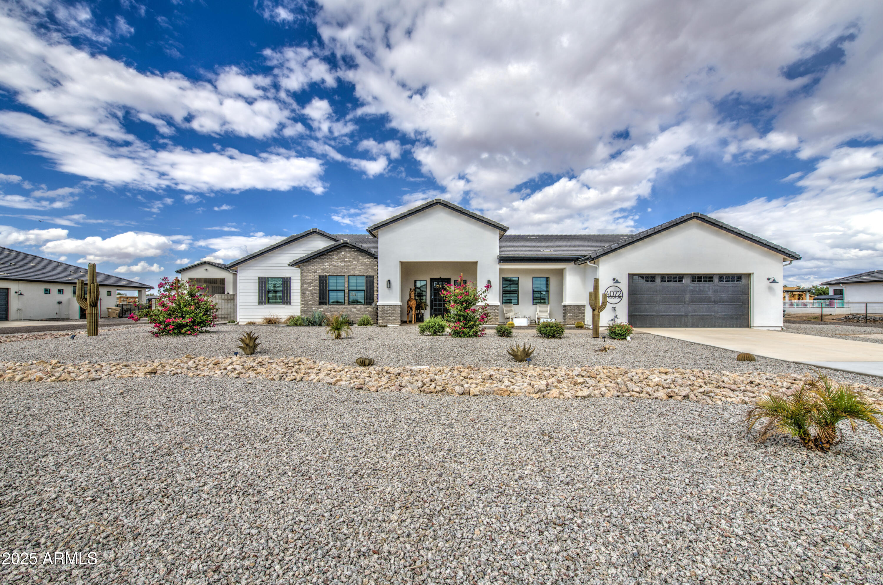 4072 E WESTON Lane