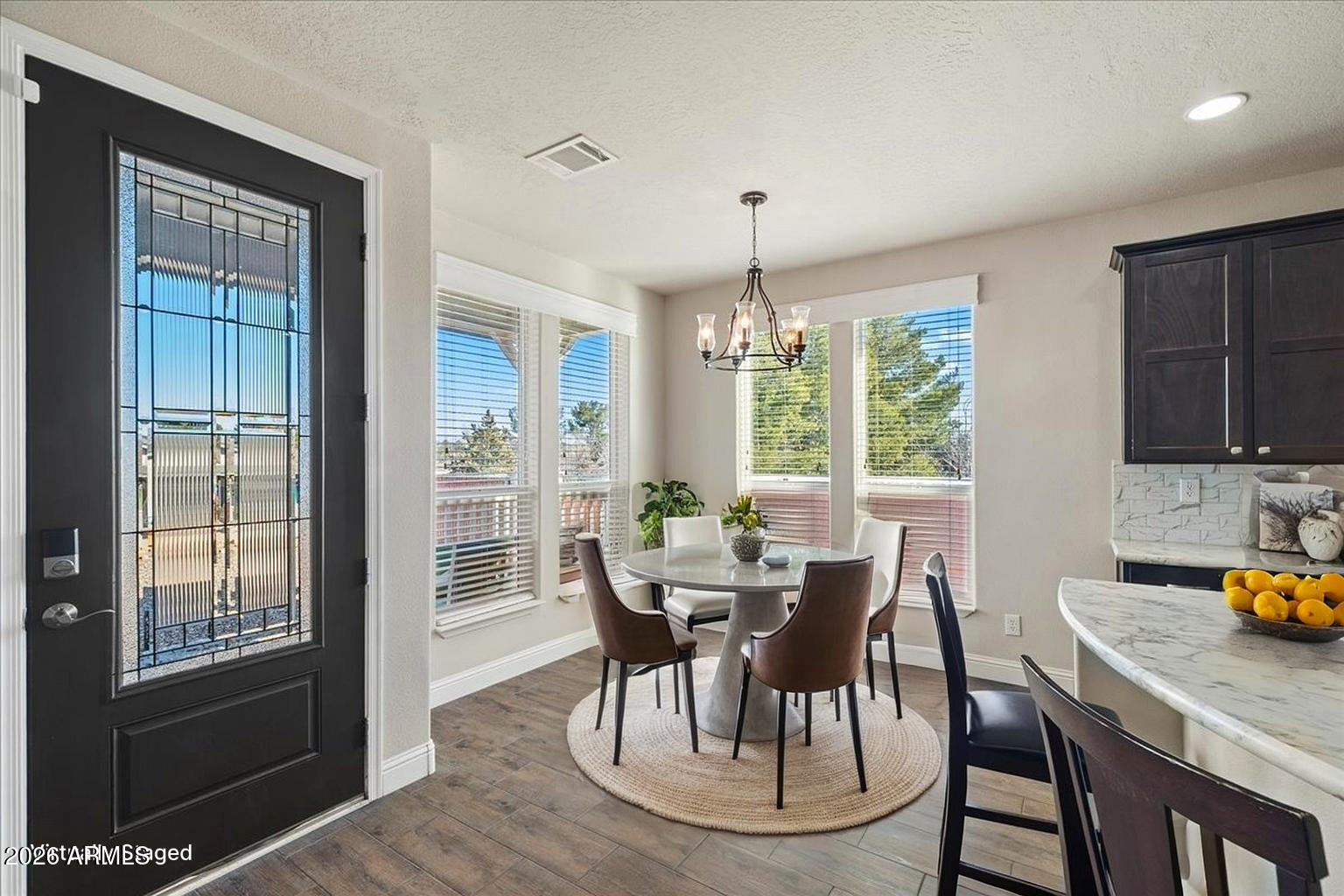 301 E COTTONWOOD Drive