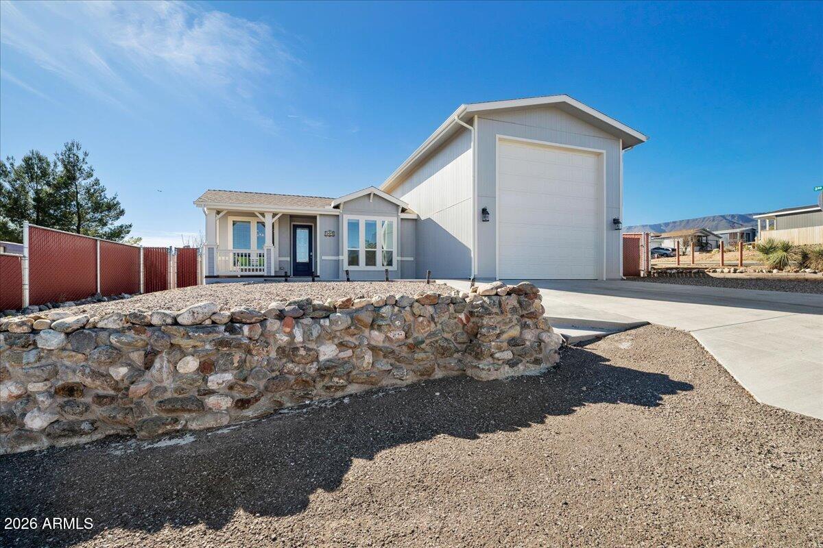 301 E COTTONWOOD Drive