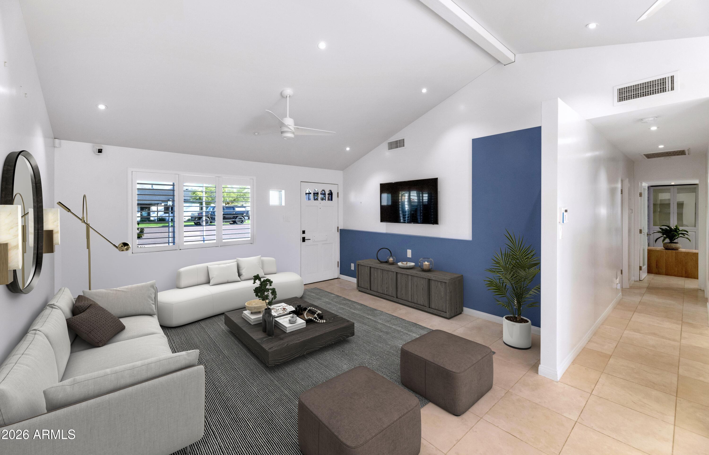 2323 E DEVONSHIRE Avenue