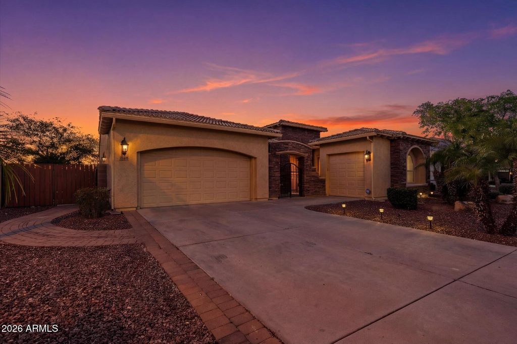 Photo of 3118 S Colonial Street, Gilbert, AZ 85295 (MLS # 6998306)