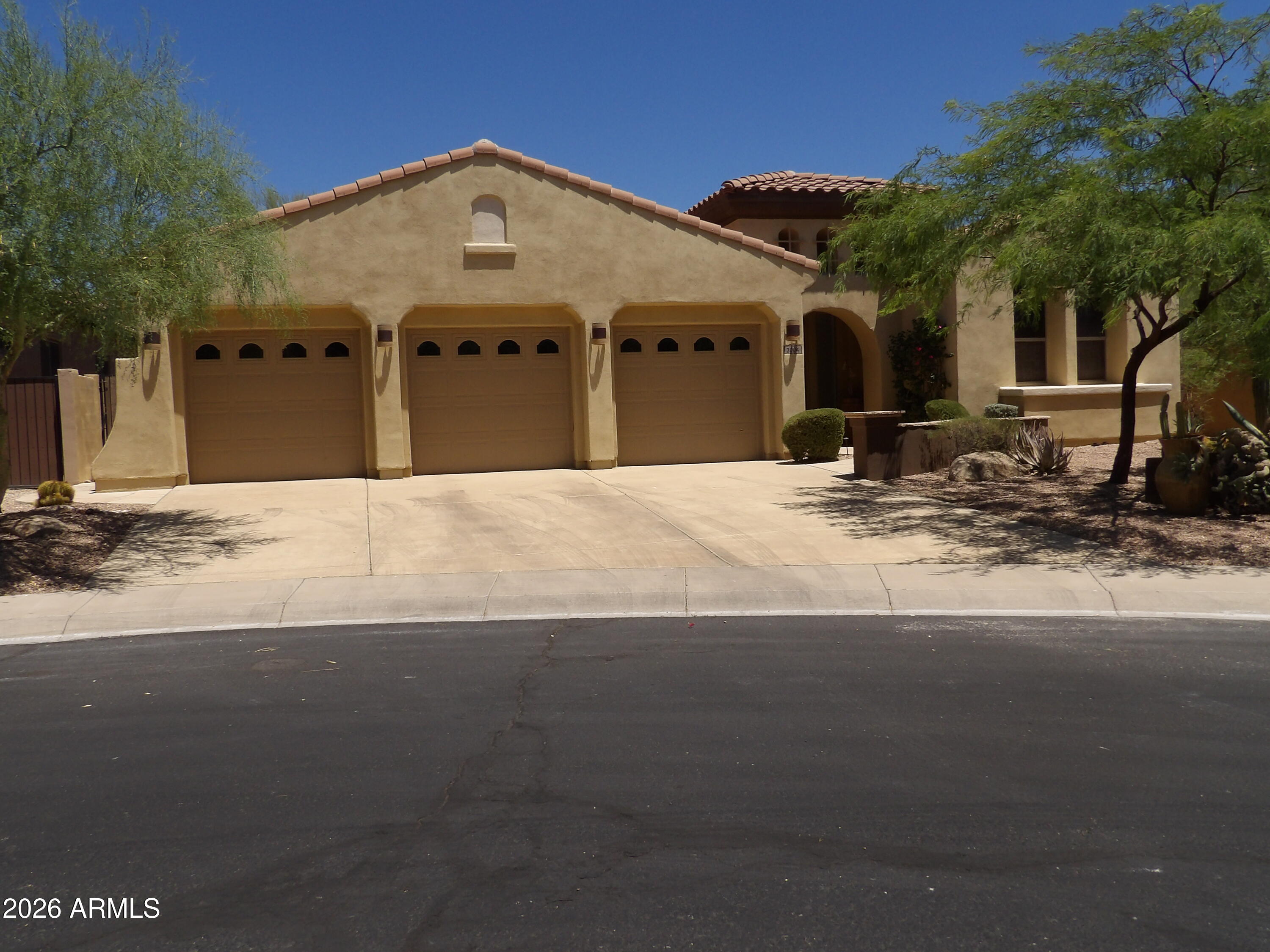 2004 W Calle De Las Estrellas Drive