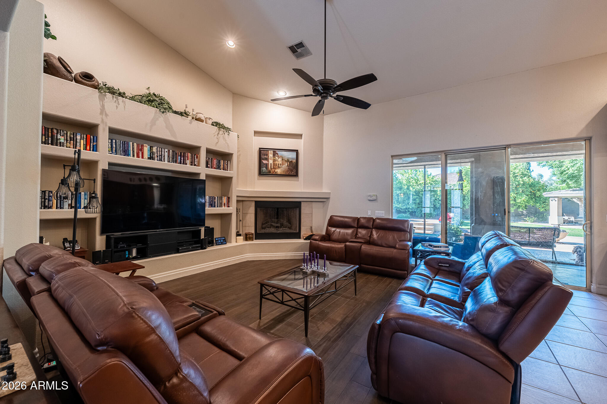 CALLE LEJOS ESTATES - Residential
