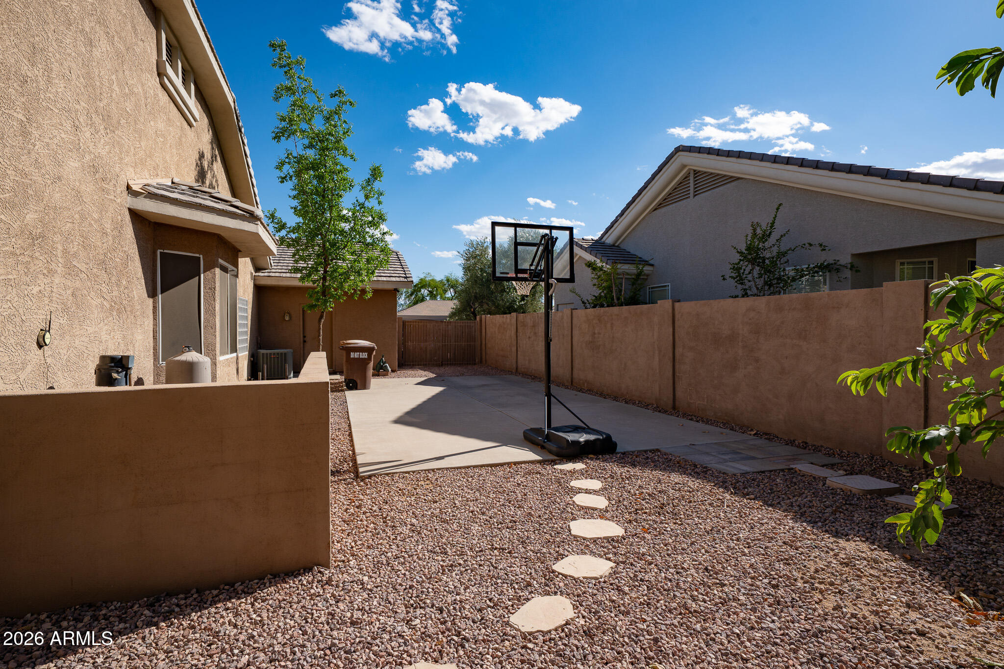 CALLE LEJOS ESTATES - Residential