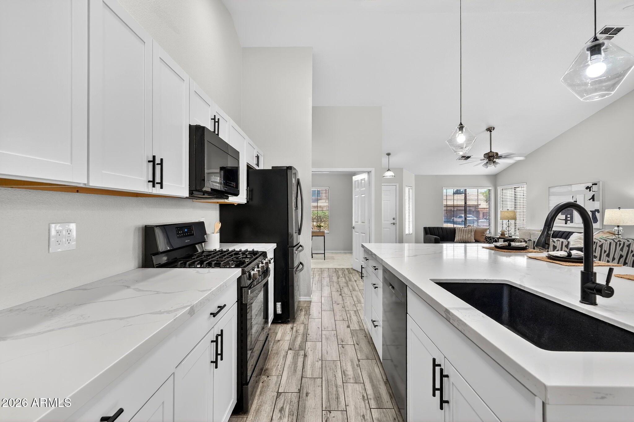 1114 E ARTESIAN Way