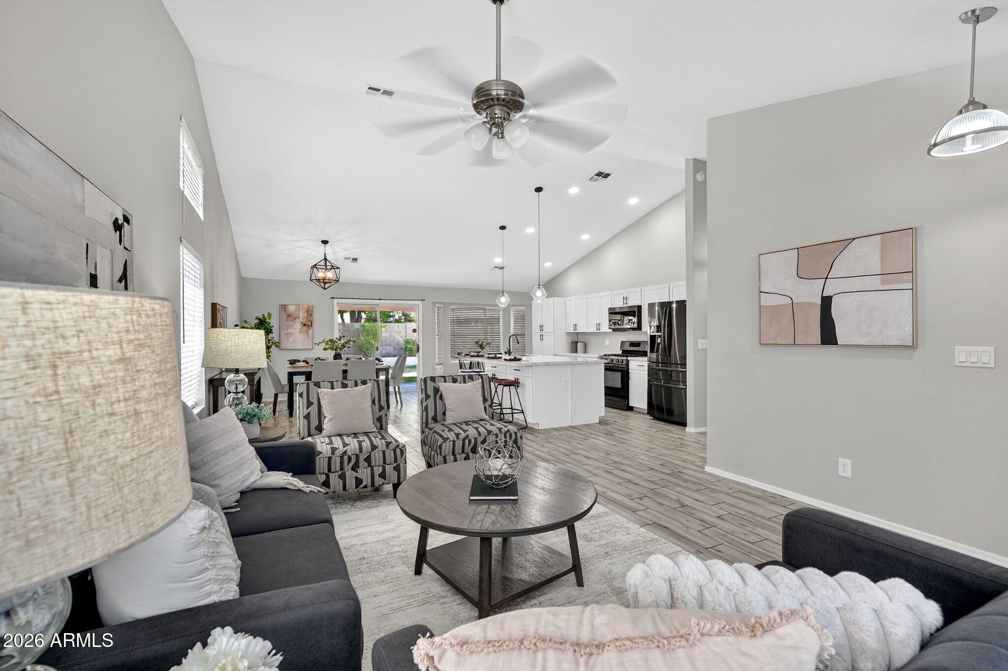 1114 E ARTESIAN Way