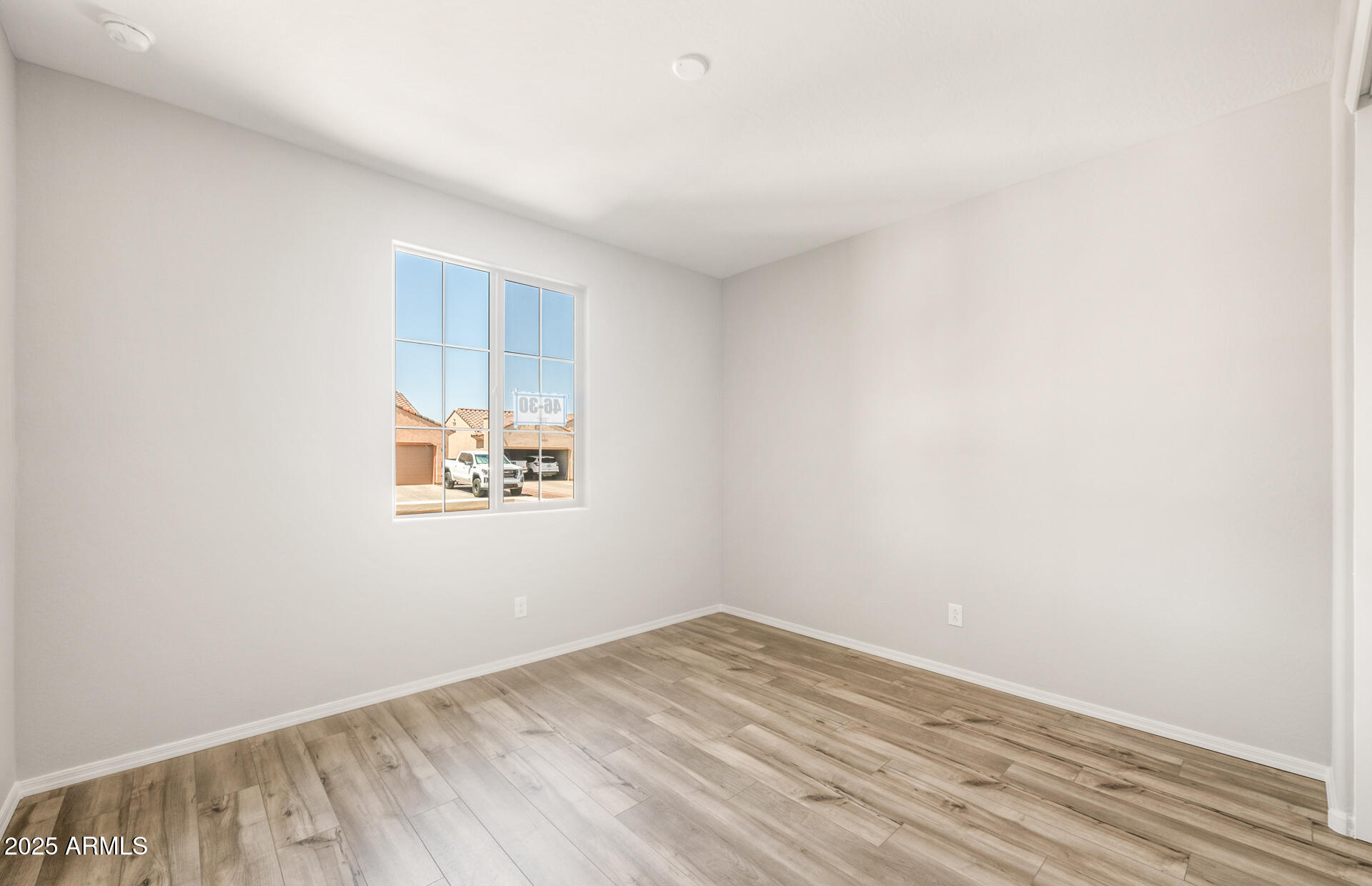 7661 W Meadowlark Way