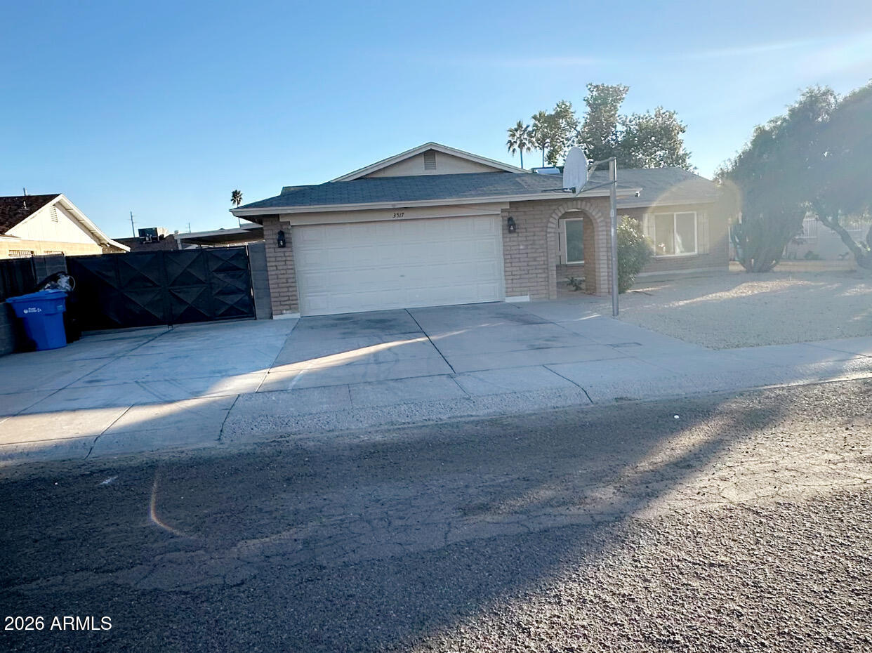 3517 W WILLOW Avenue