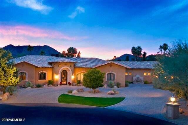 8636 N VIA LA SERENA Lane