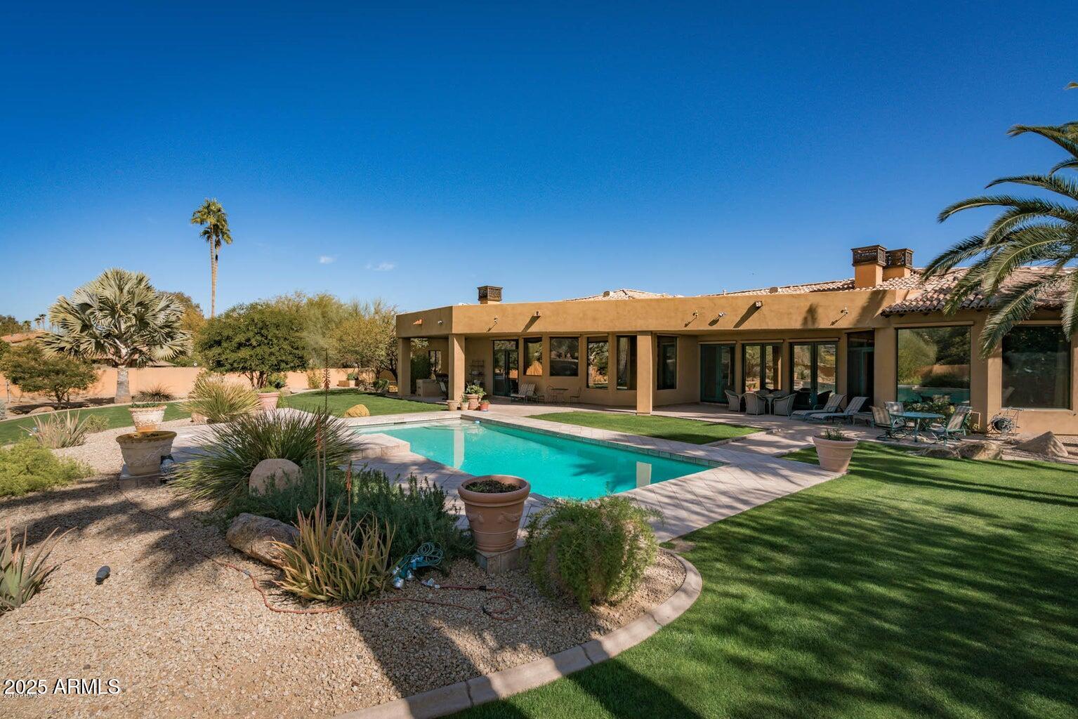8636 N VIA LA SERENA Lane