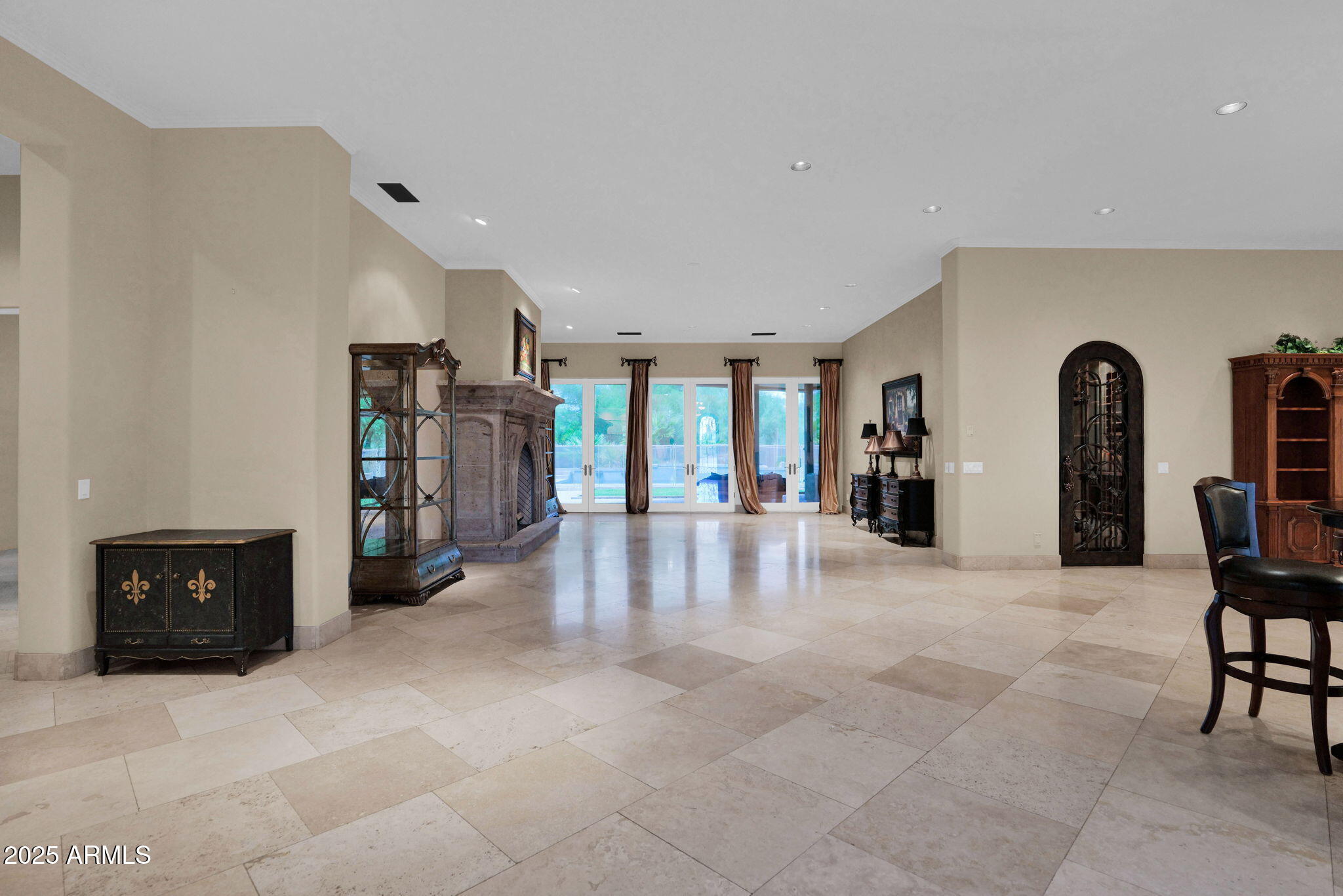 8636 N VIA LA SERENA Lane