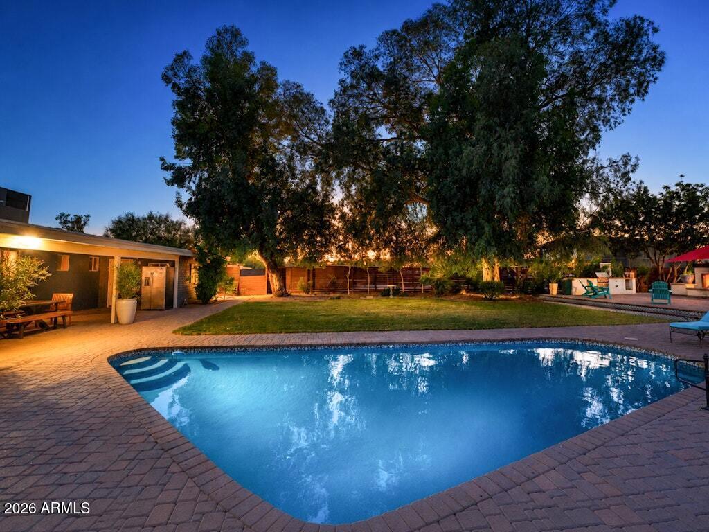 7116 E JENAN Drive