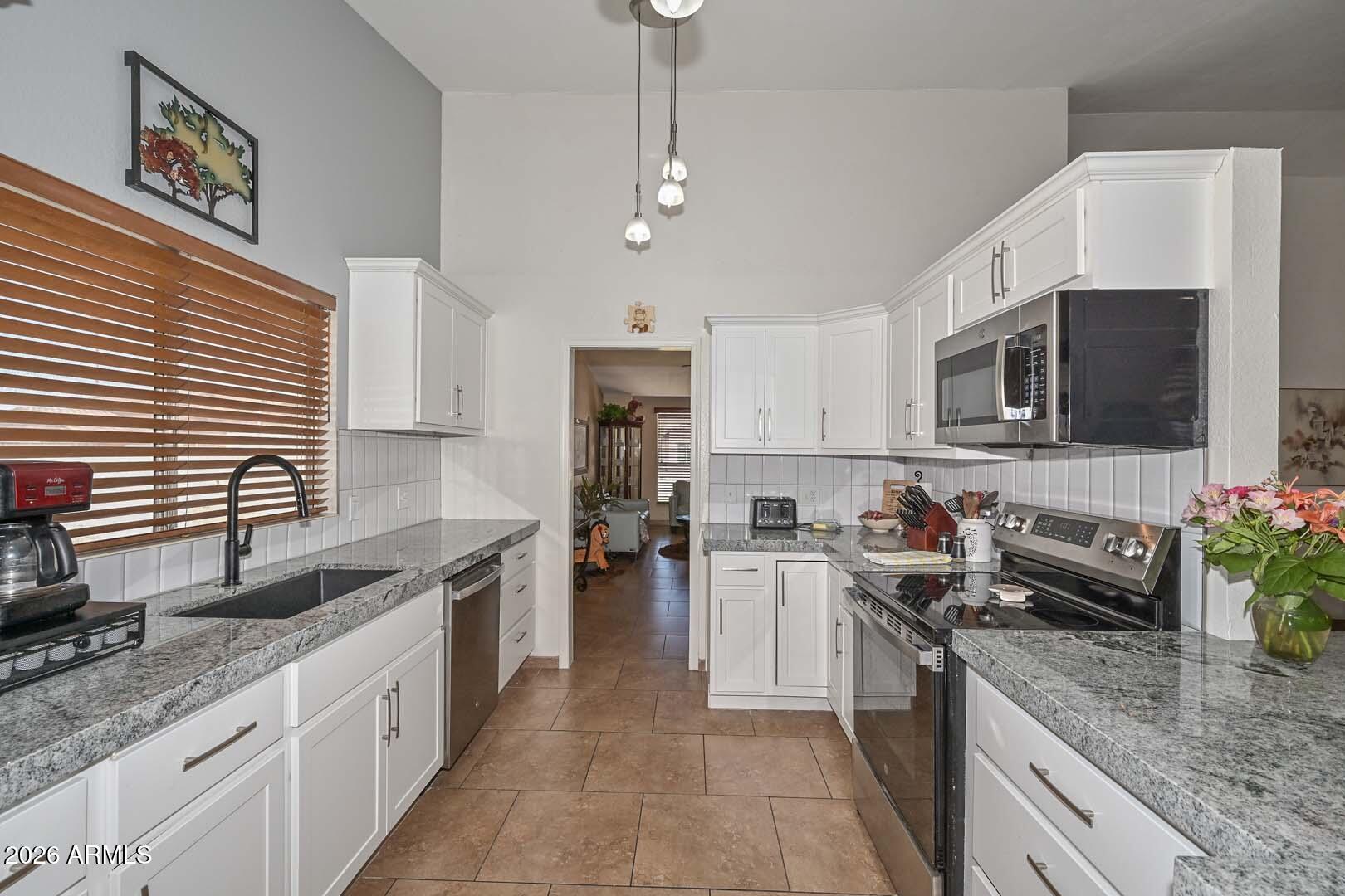 7637 W DREYFUS Drive