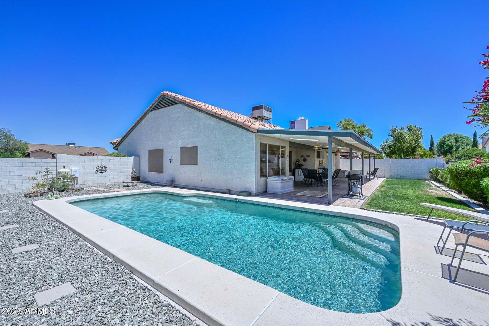7637 W DREYFUS Drive