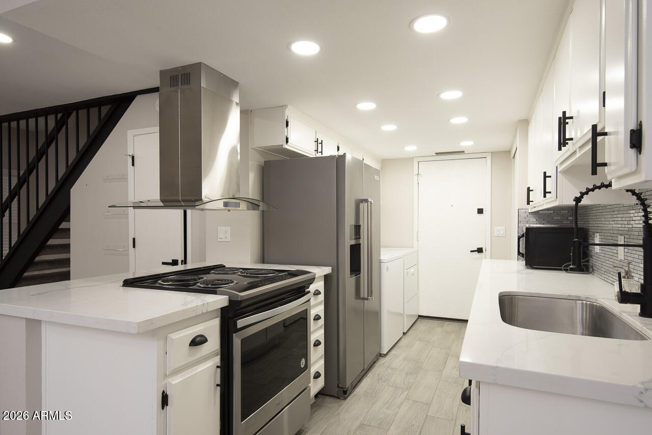 5002 E HAZEL Drive 2