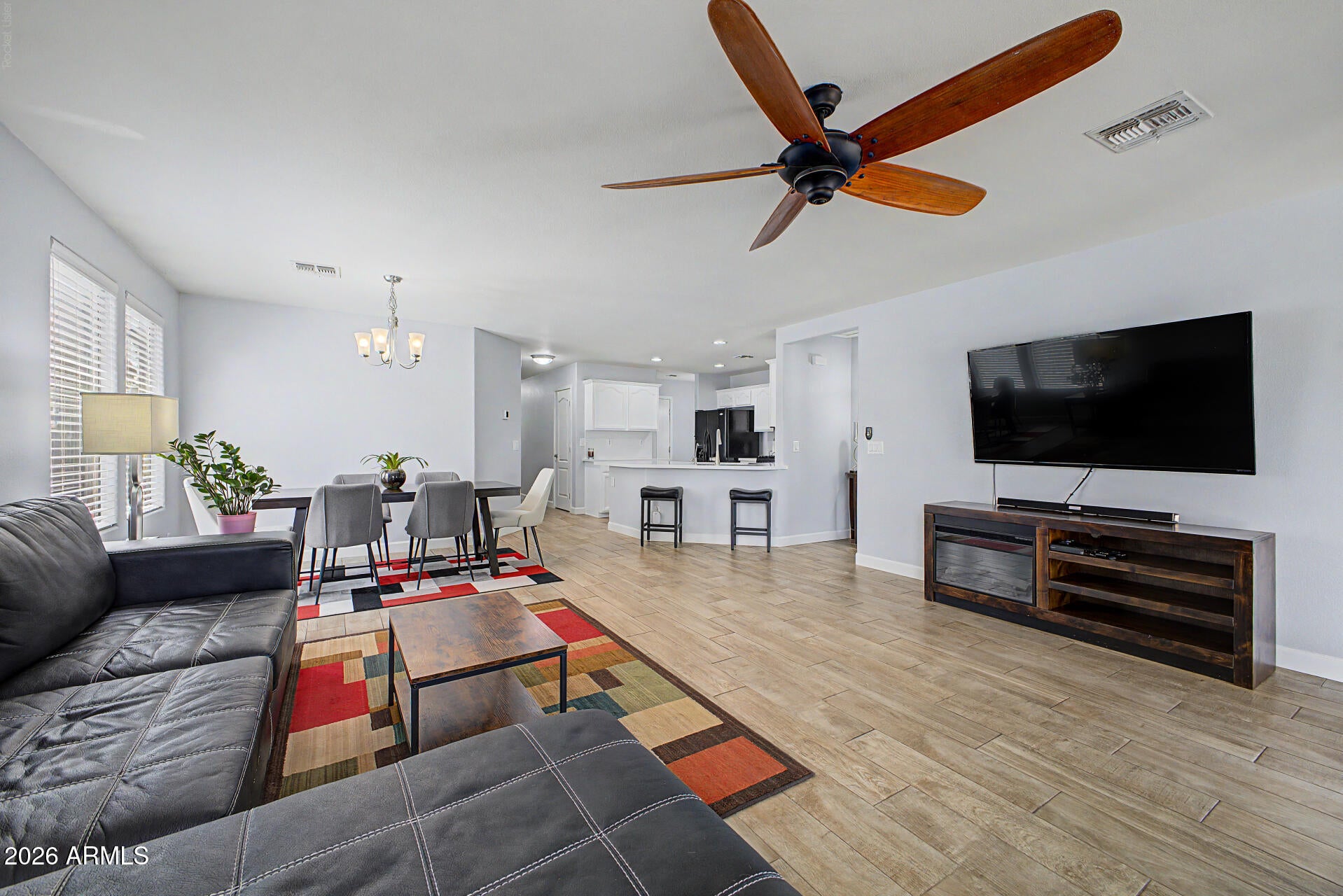 1082 E LESLIE Circle