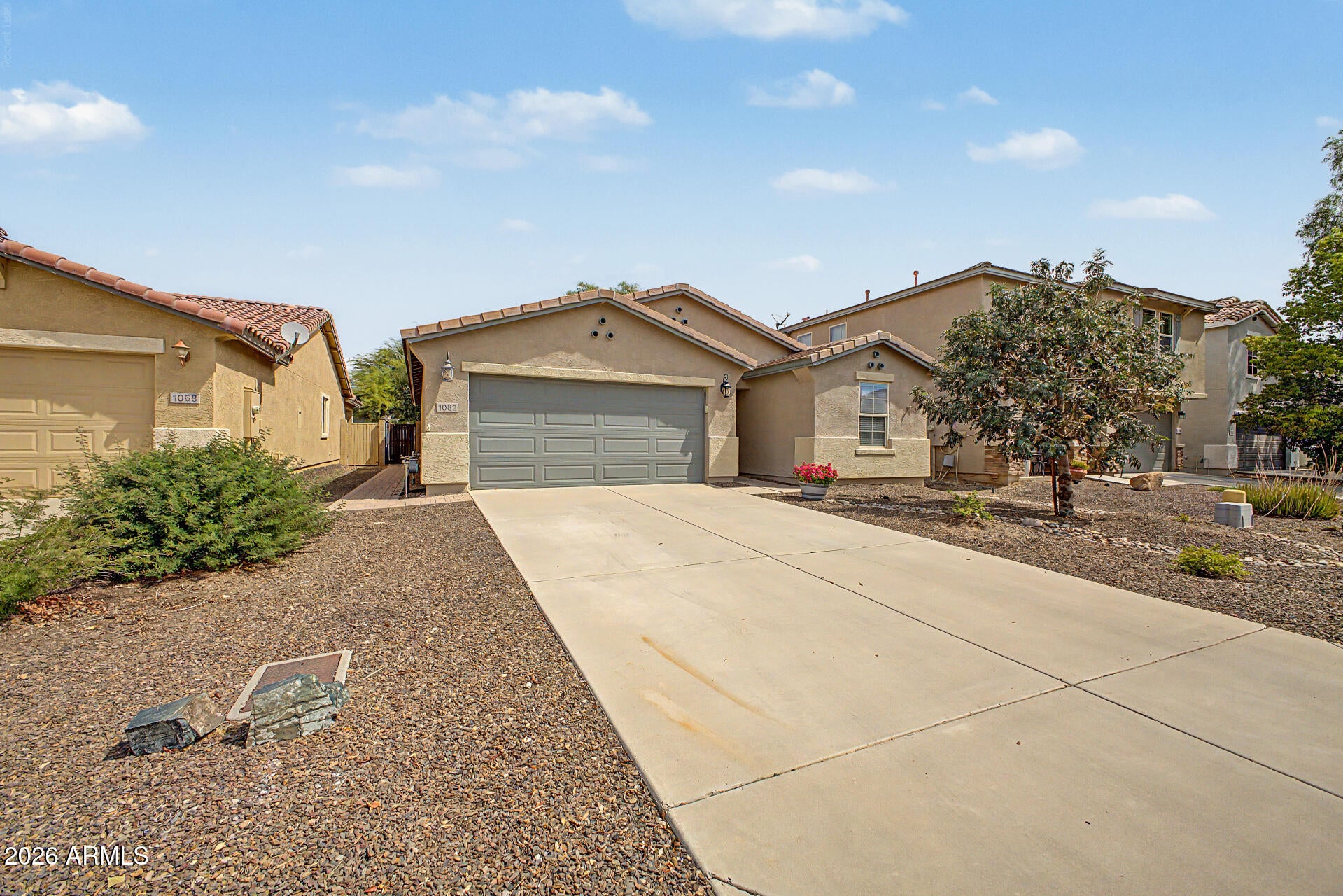 1082 E LESLIE Circle