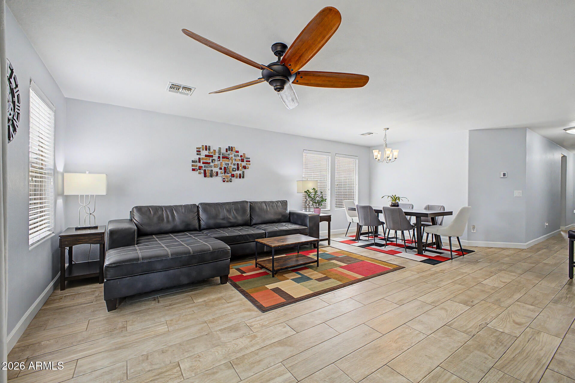 1082 E LESLIE Circle