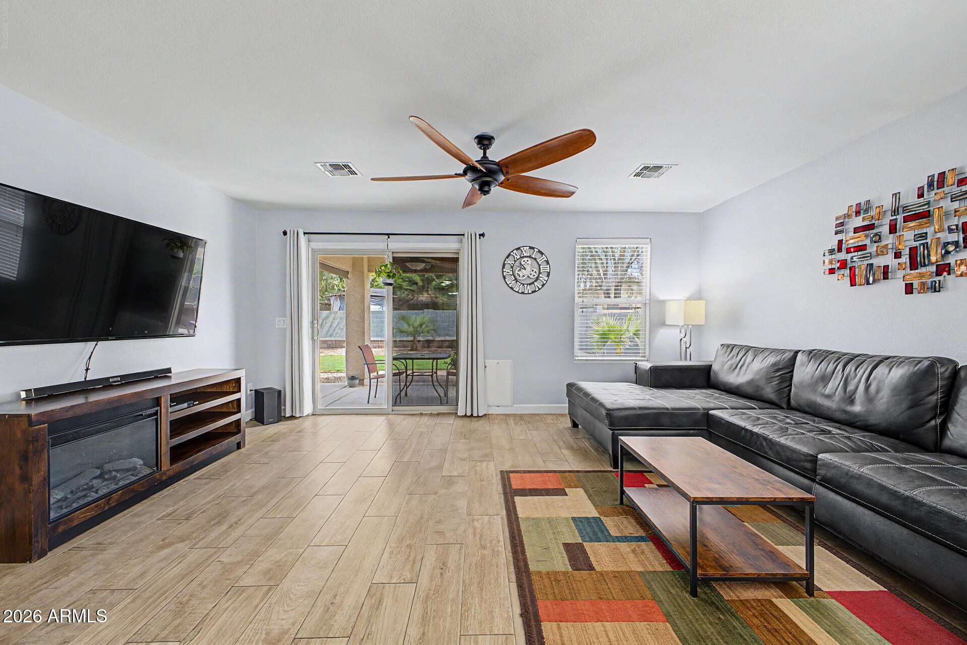 1082 E LESLIE Circle