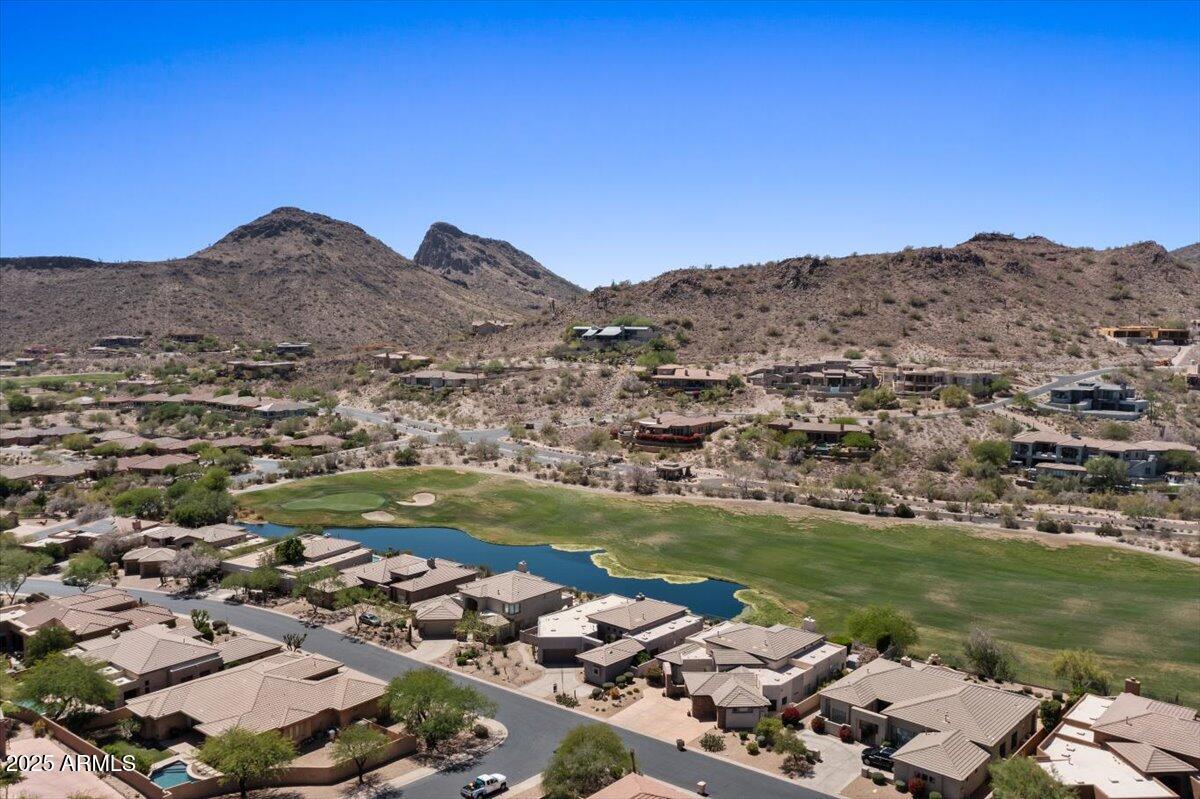 9432 N LONGFEATHER --