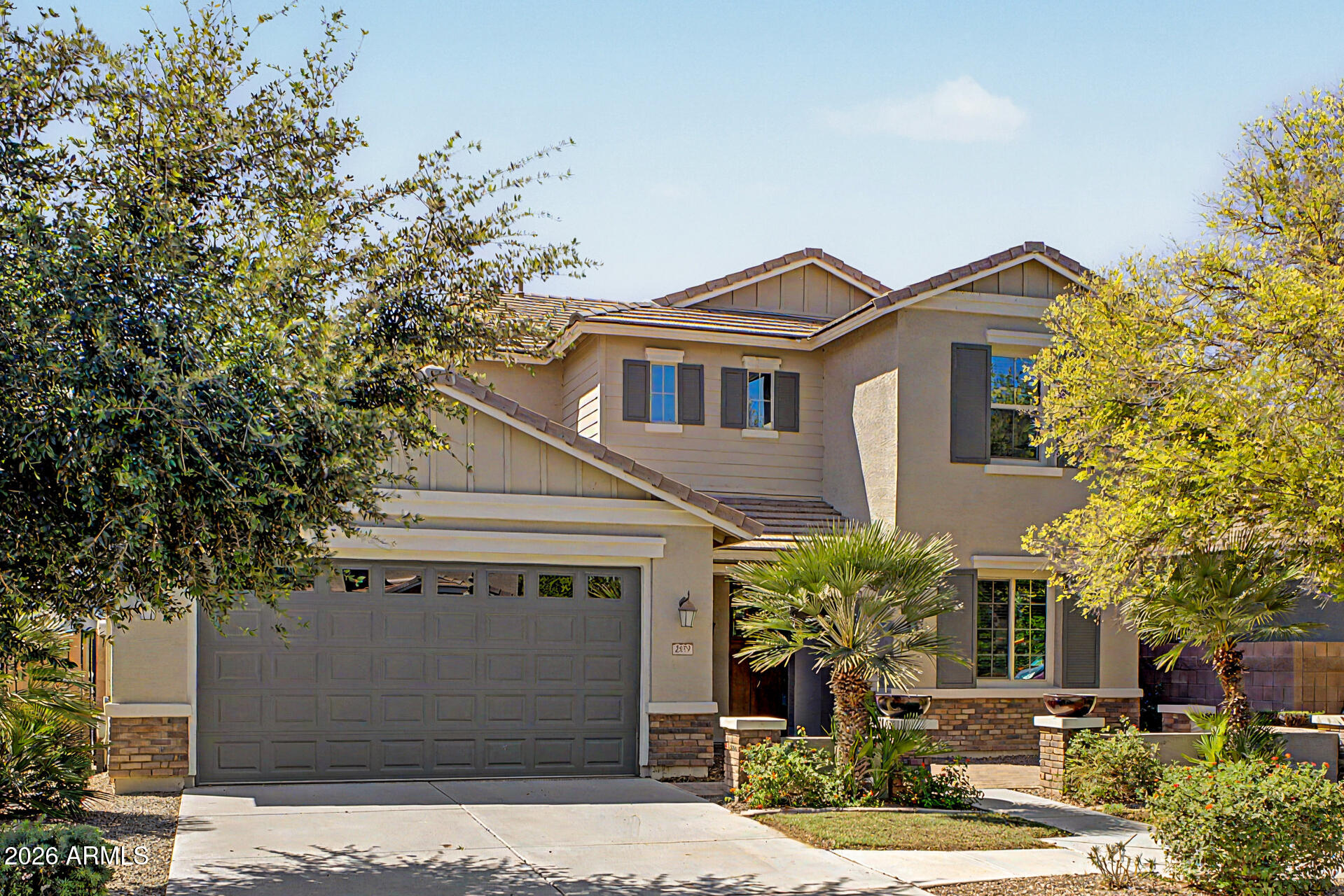 2559 E PENEDES Drive