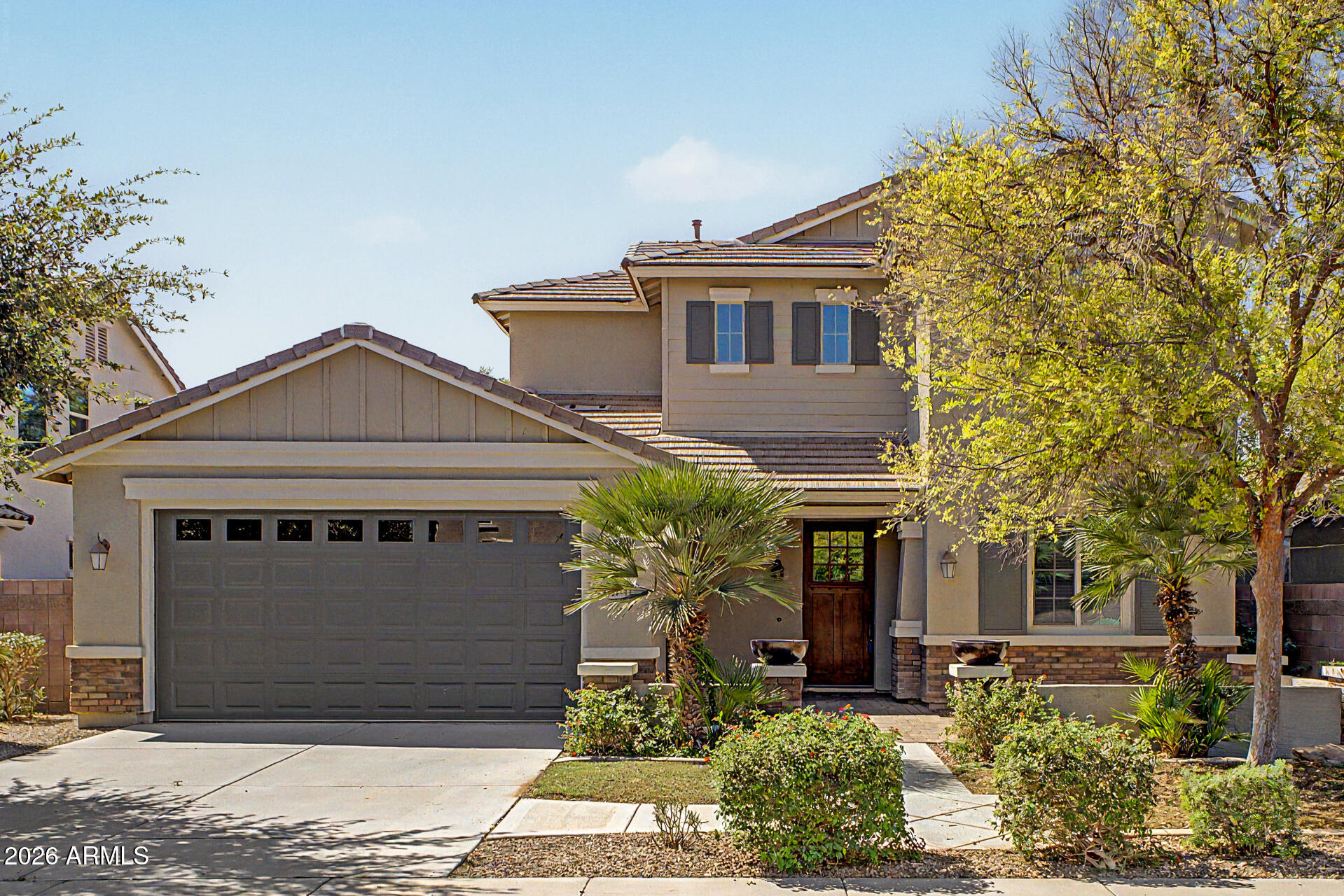 2559 E PENEDES Drive