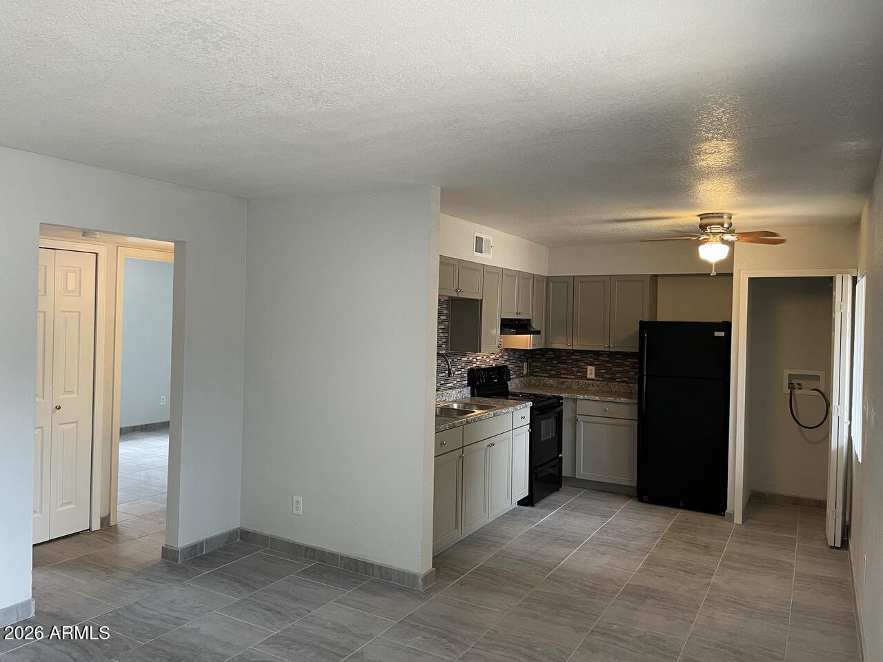 1222 E MOUNTAIN VIEW Road 208