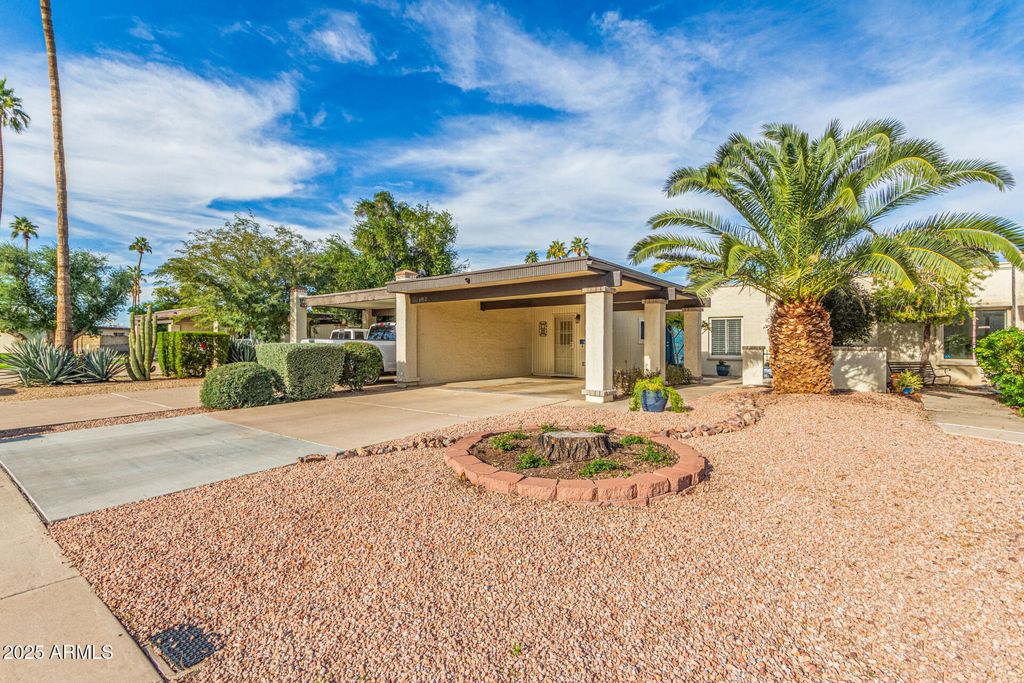 Photo of 1952 E Oxford Drive, Tempe, AZ 85283 (MLS # 6952236)
