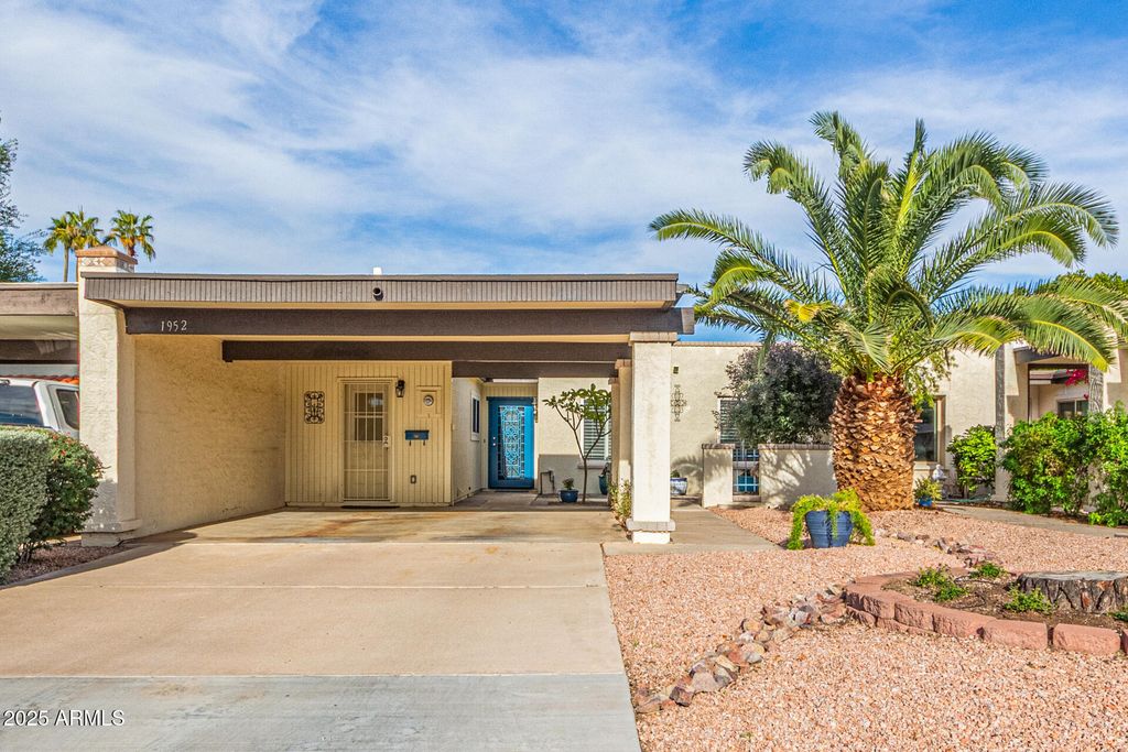 Photo of 1952 E Oxford Drive, Tempe, AZ 85283 (MLS # 6952236)