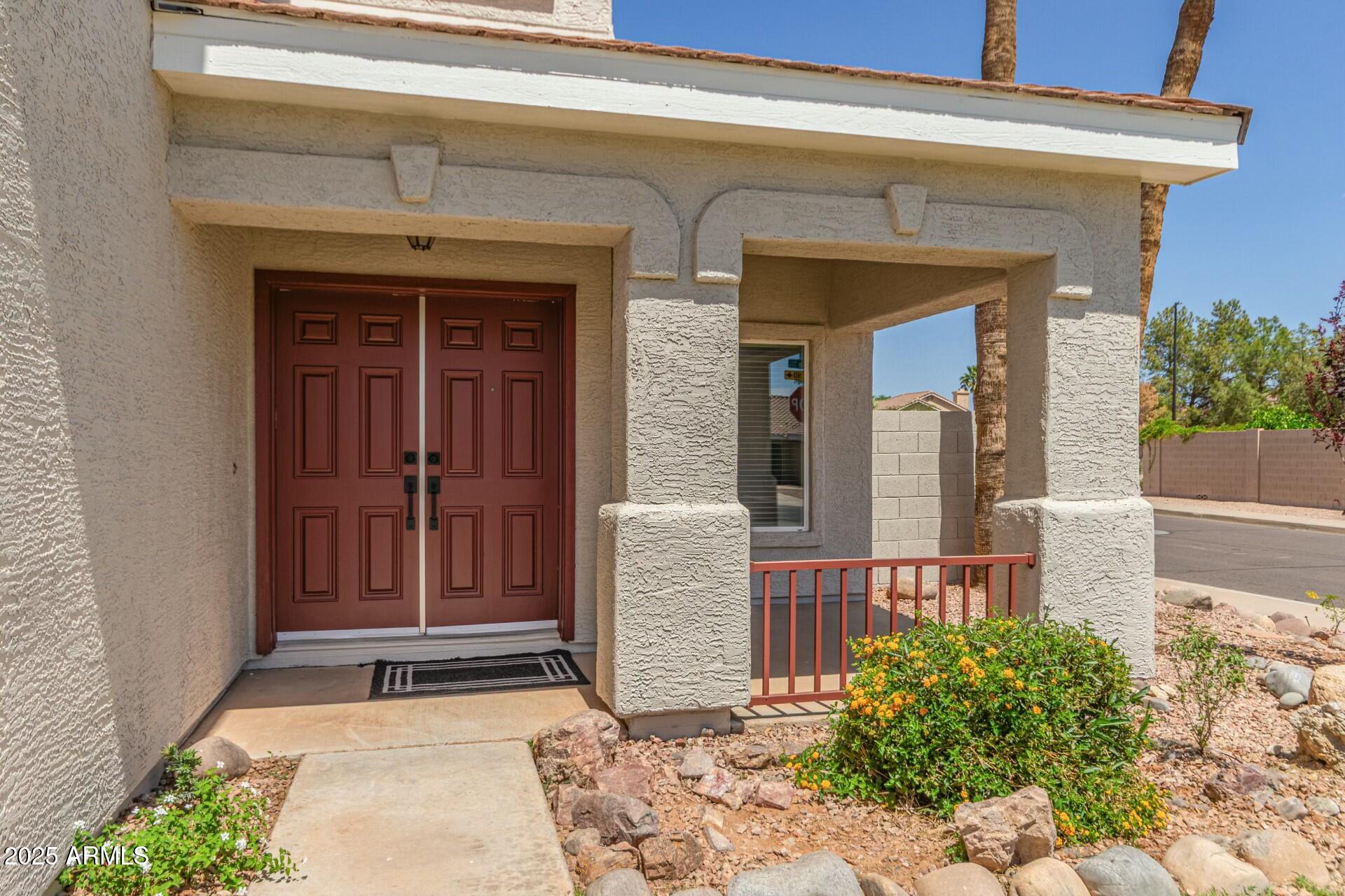 1016 W JUANITA Avenue