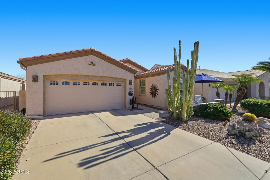 Photo of 5519 S Lombardy Way, Gilbert, AZ 85298 (MLS # 6989626)