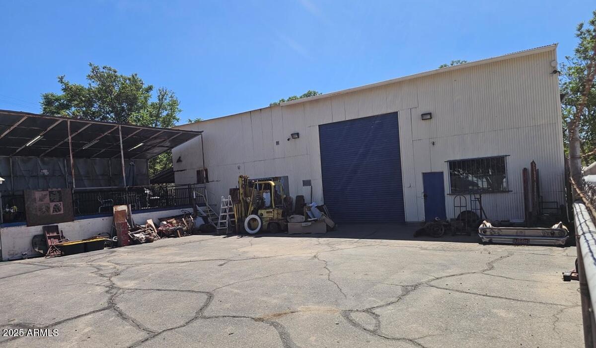 3499 E HIGHWAY 60 --