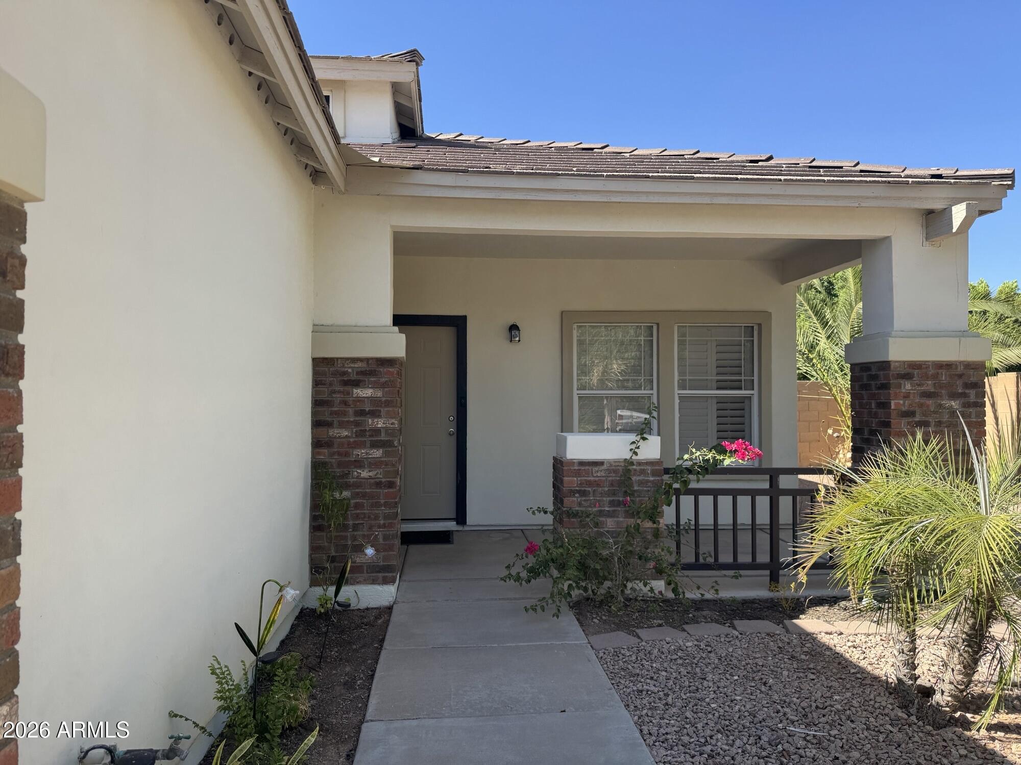 2584 E DEL RIO Court
