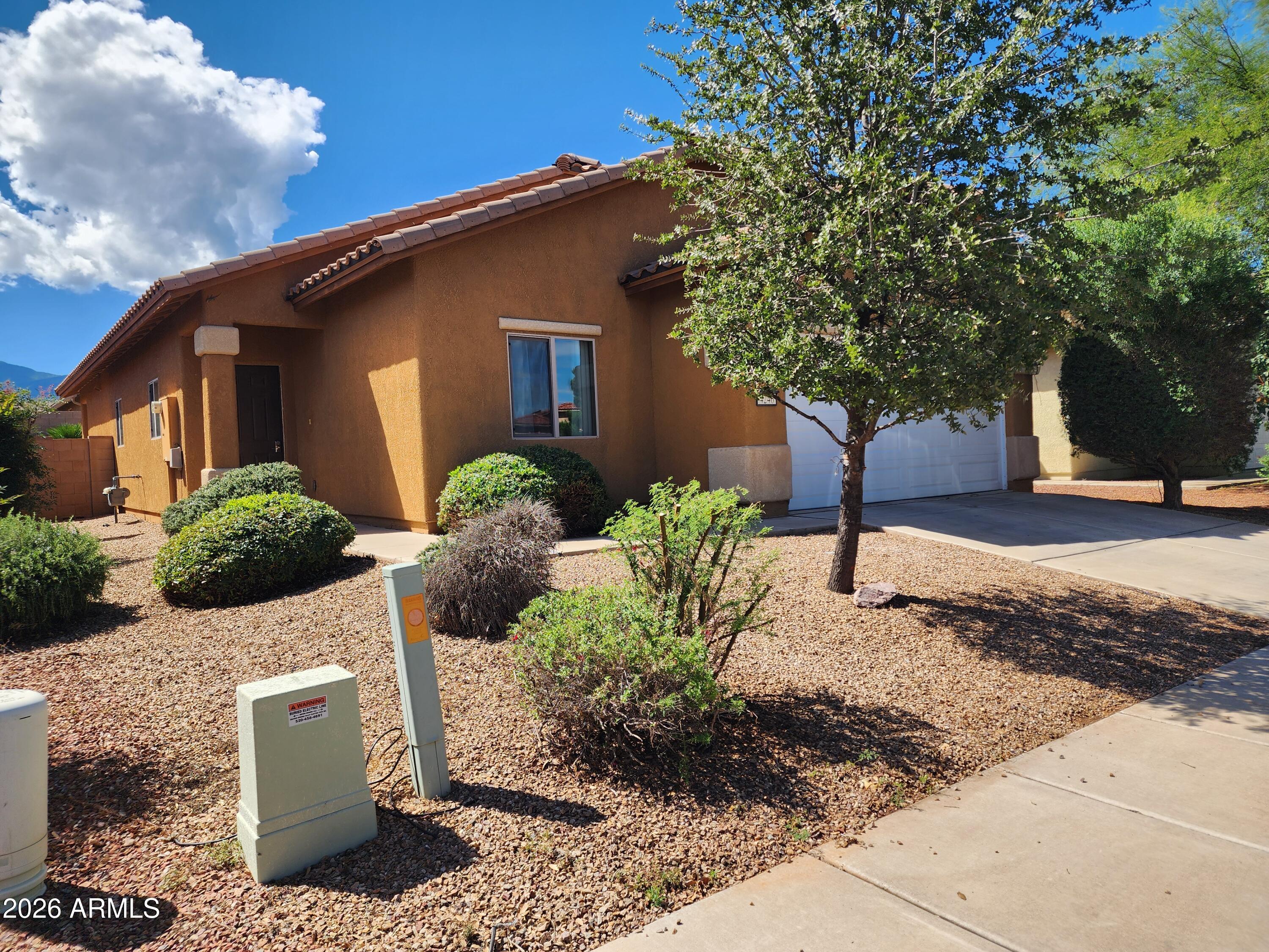 4246 KINGS CANYON Way