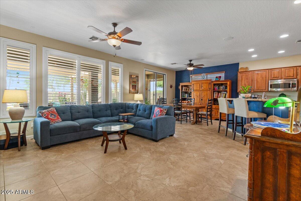 5433 W PUEBLO Drive