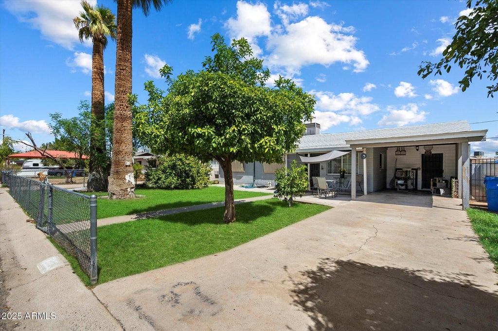Photo of 1225 N 33rd Street, Phoenix, AZ 85008 (MLS # 7054885)