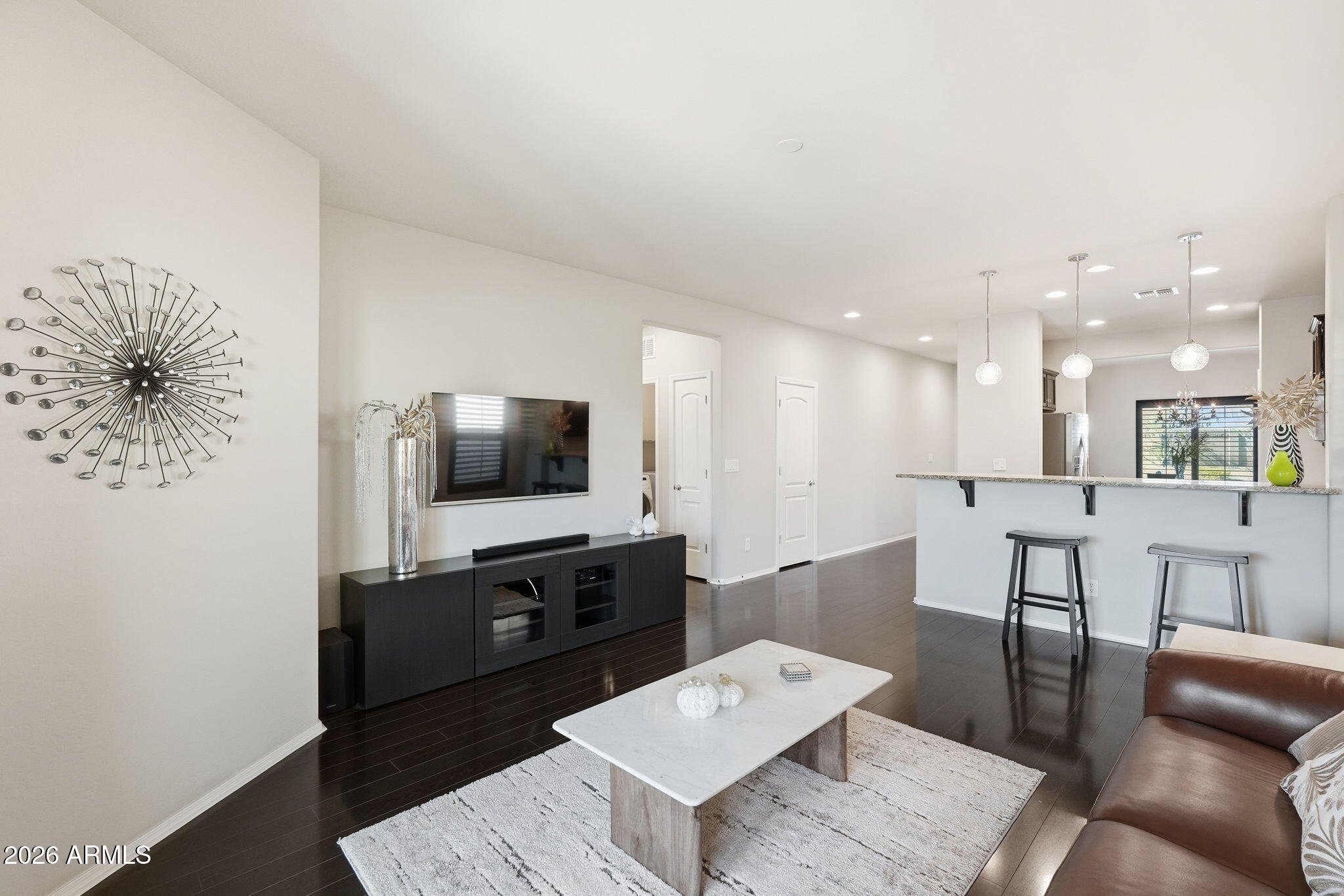 1649 W DESPERADO Way