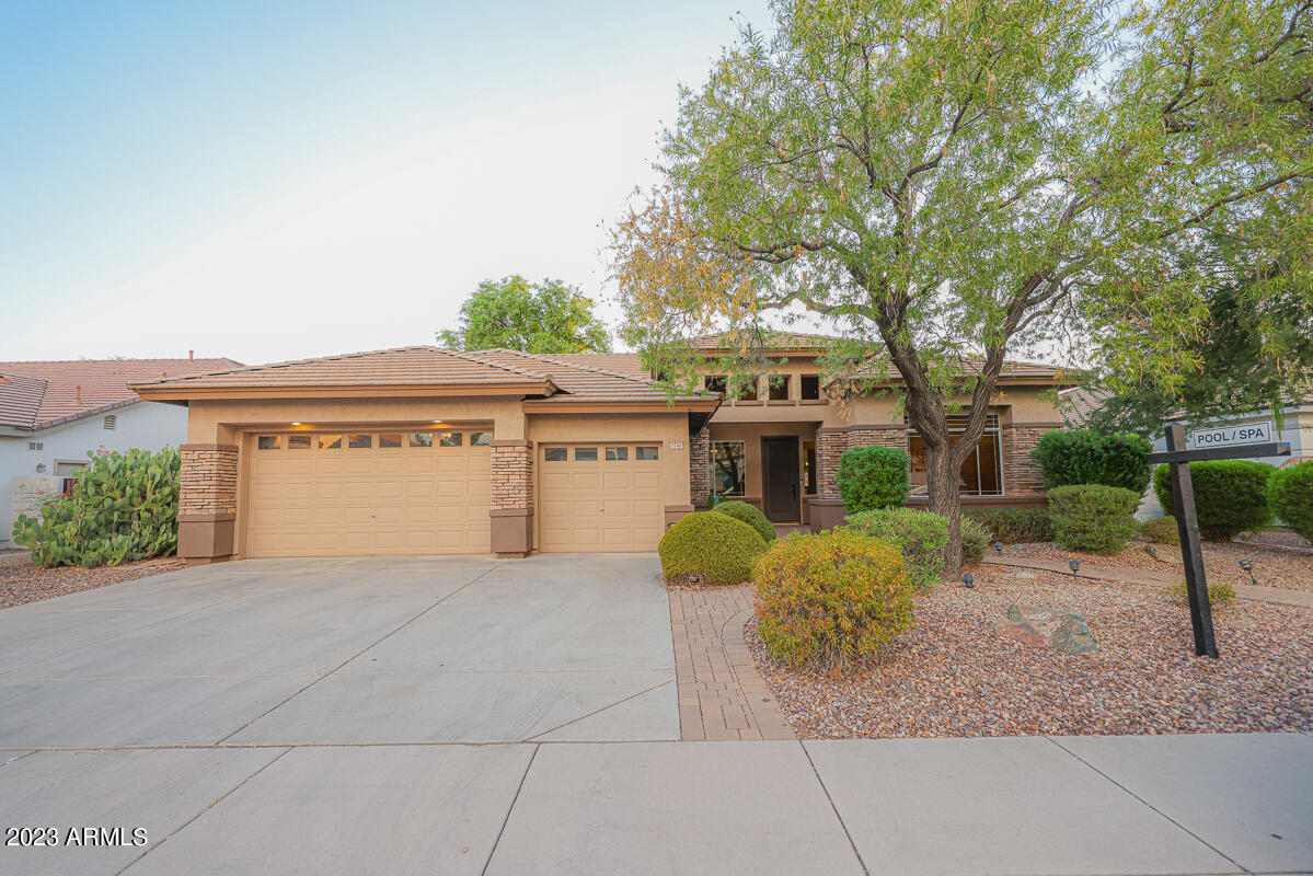2740 S HONEYSUCKLE Lane