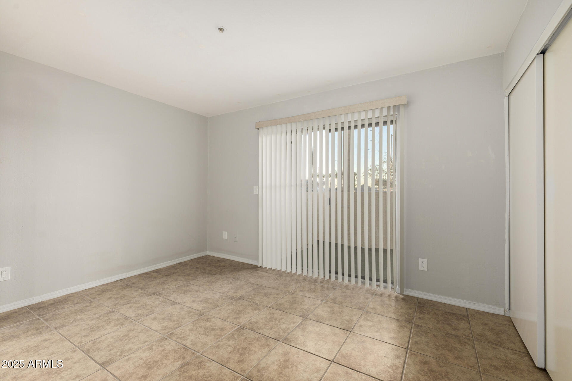 CLIFFS CONDOMINIUM - Residential