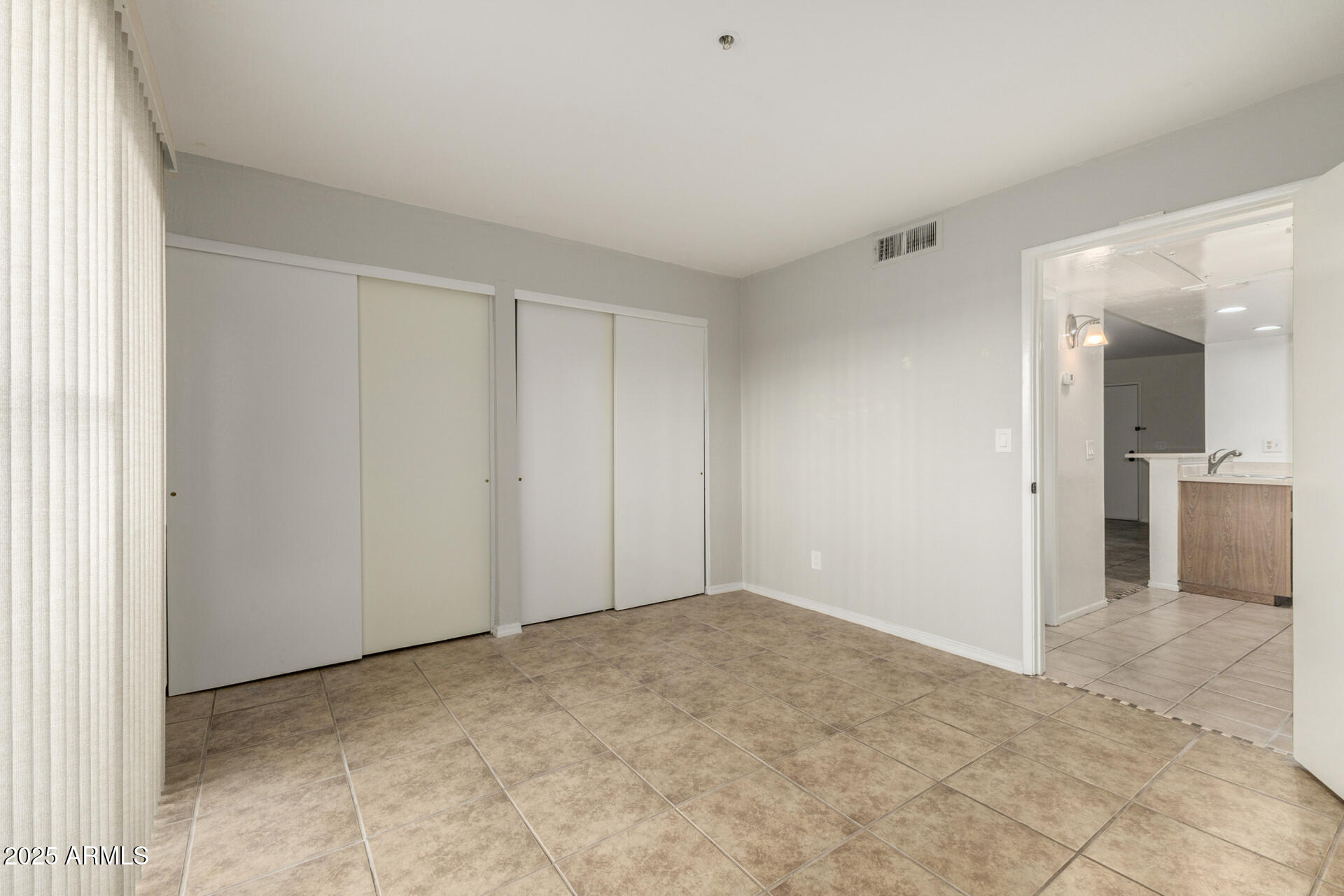 CLIFFS CONDOMINIUM - Residential