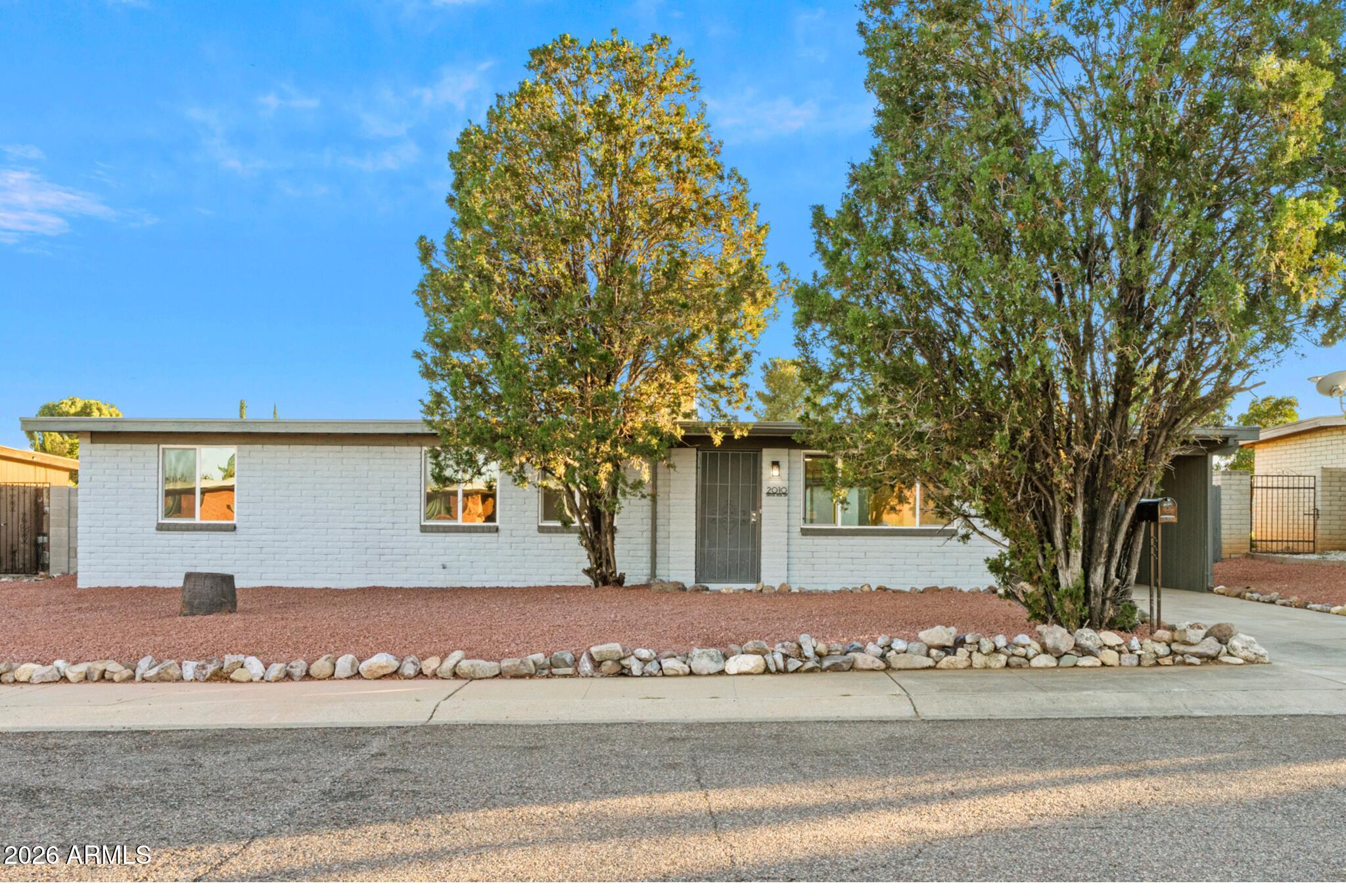 2010 SANTA RITA Drive