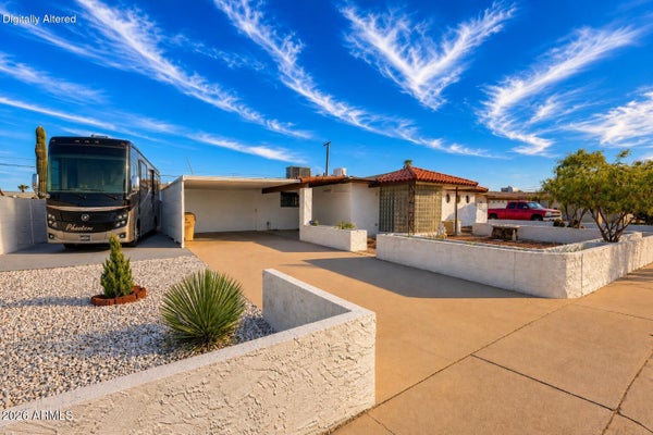 6532 W MEDLOCK DR, GLENDALE, AZ 85301 - Image b979fc0aacaa1ef658cbf7b2106f5136/3556762429