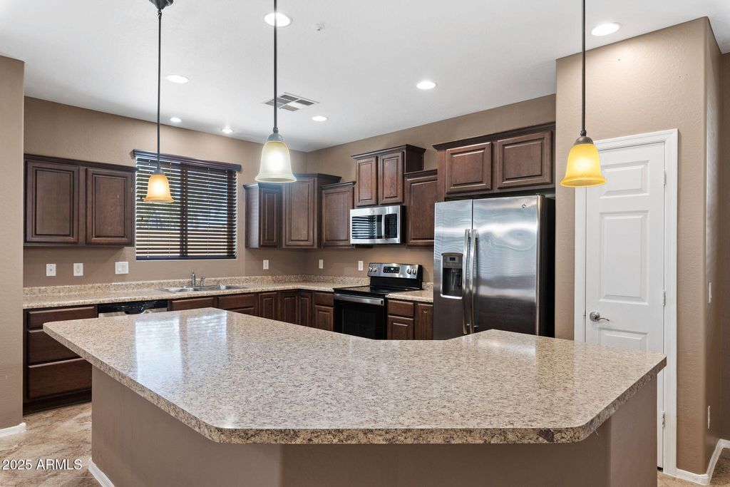 Photo of 3266 E Sports Drive, Gilbert, AZ 85298 (MLS # 6913416)