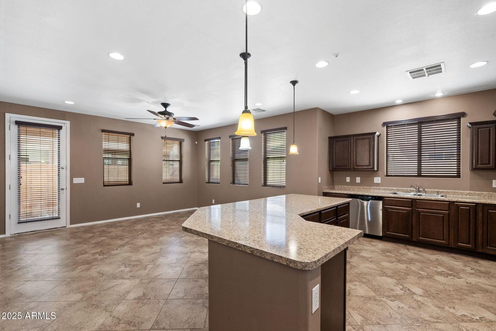 Photo of 3266 E Sports Drive, Gilbert, AZ 85298 (MLS # 6913416)