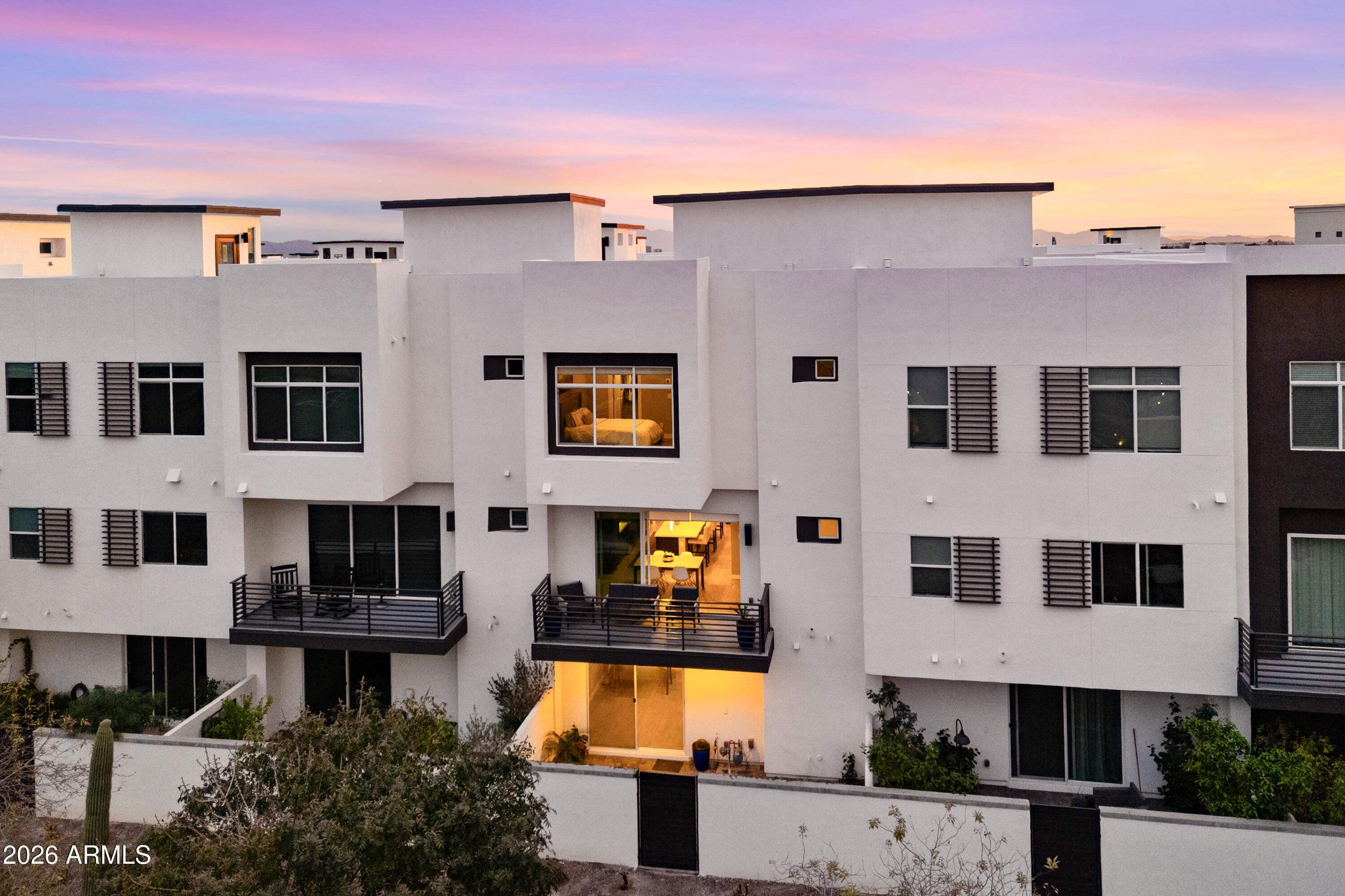 1717 E MORTEN Avenue 3