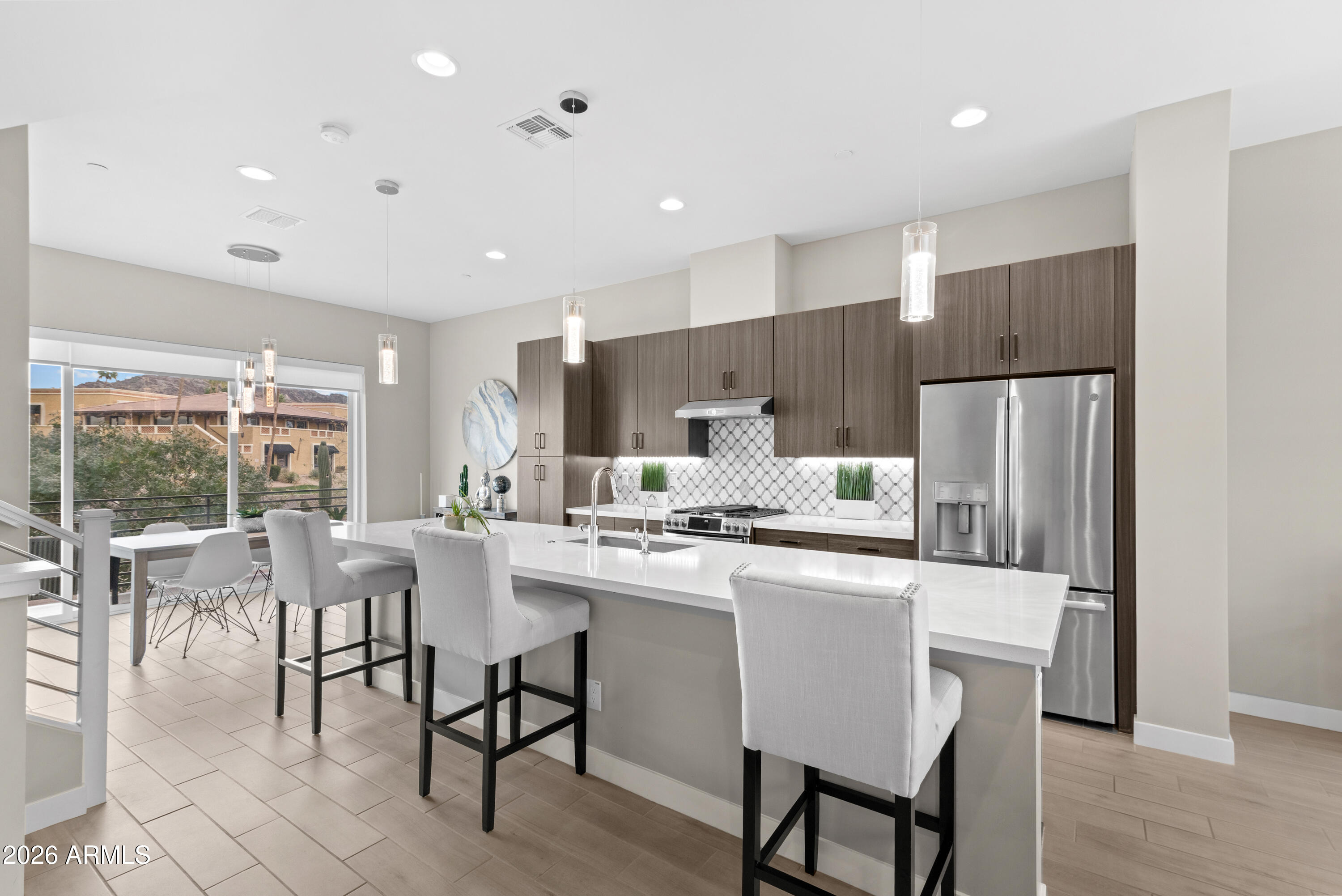 1717 E MORTEN Avenue 3