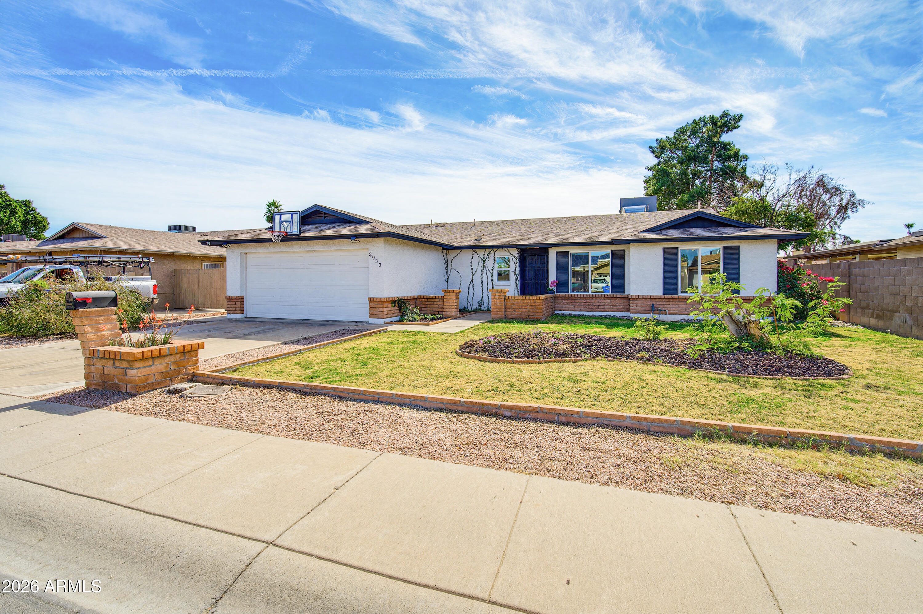 3933 W PERSHING Avenue