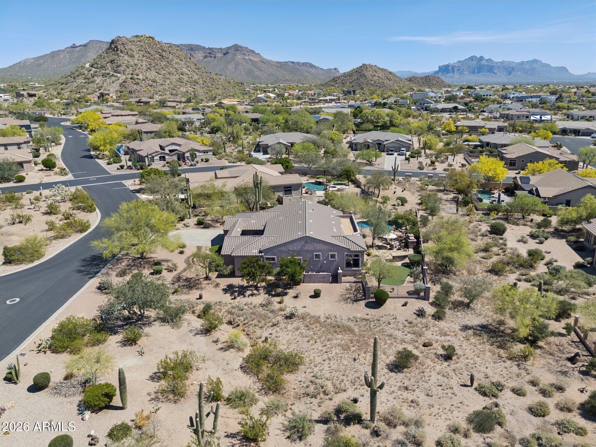 2649 N LAYTON Circle