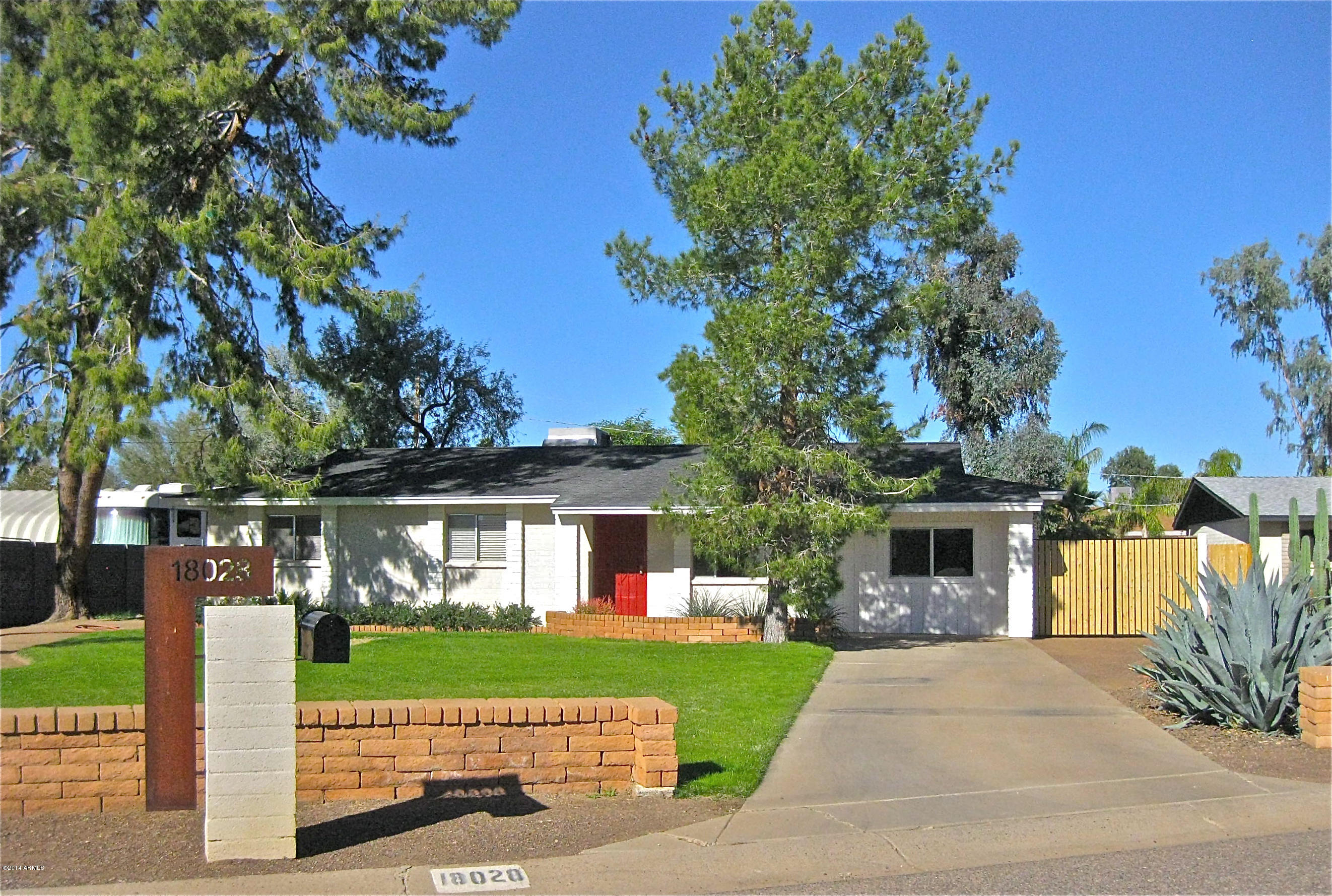 Photo 1 of 28 — 18028 N VILLA RITA Drive, Phoenix, AZ 85032