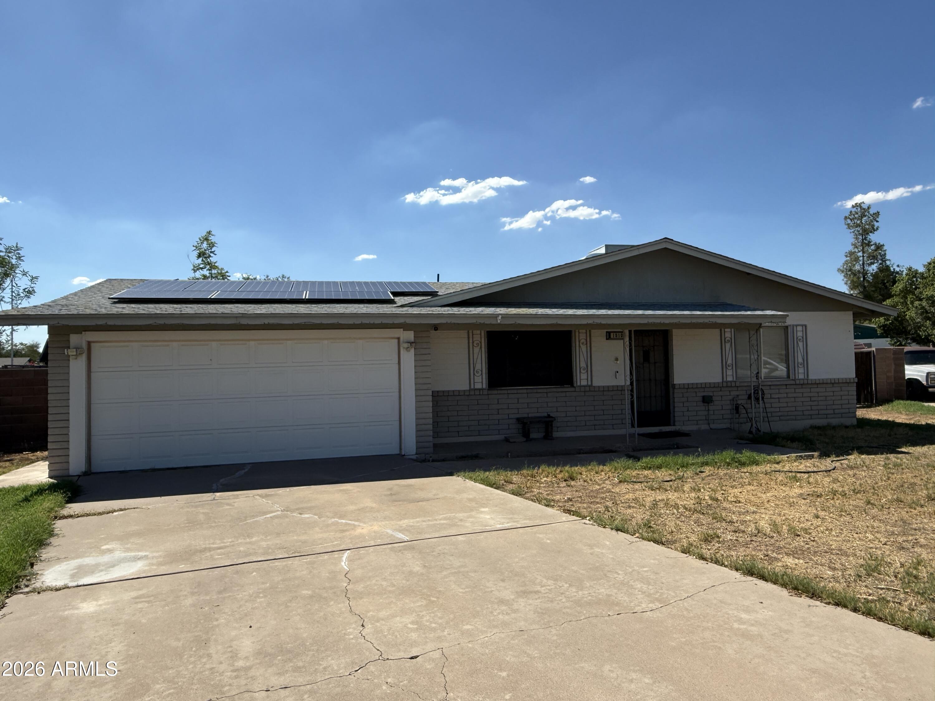 1510 E DOLPHIN Avenue